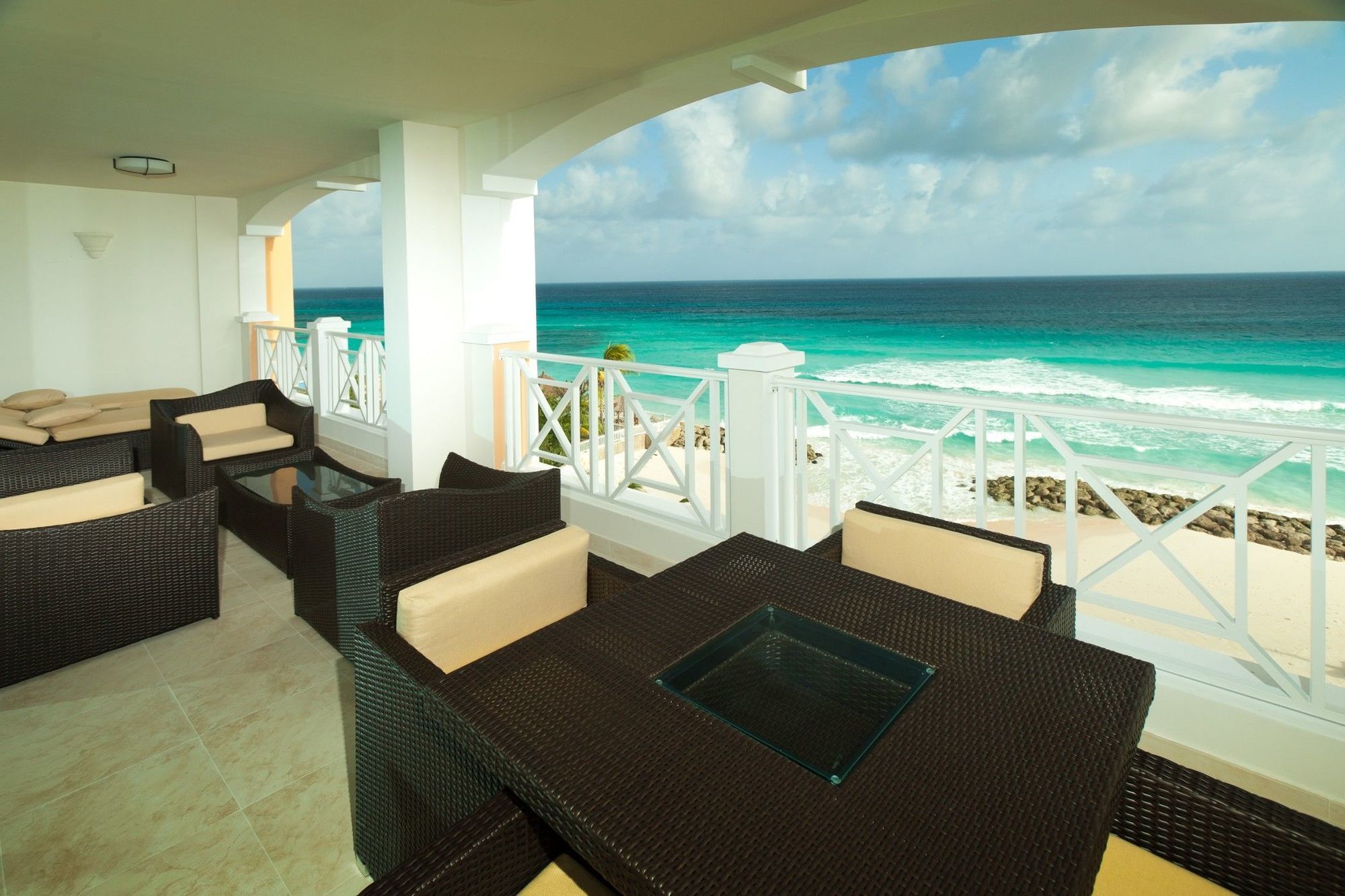 Ocean Two Resort - Breakfast Included By Ocean Hotels Saint Lawrence Gap Extérieur photo