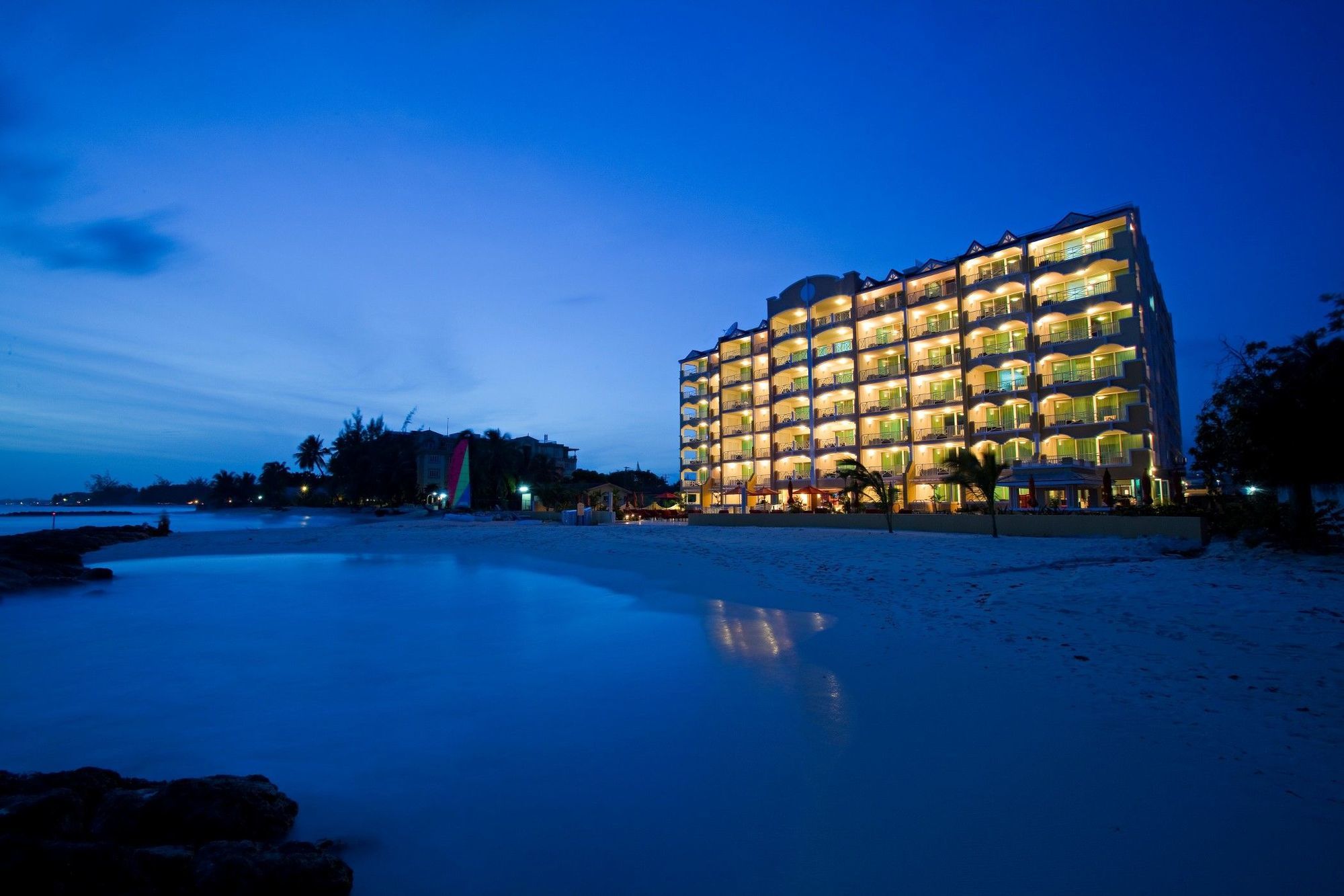 Ocean Two Resort - Breakfast Included By Ocean Hotels Saint Lawrence Gap Extérieur photo
